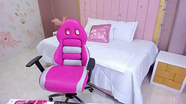 Kendall curves online show from 11/24/25, 11:32