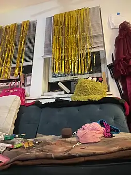 Snapshot of Motherbigbus chatting on 02/04/26, 04:51 Motherbigbus online show from 02/04/26, 04:51