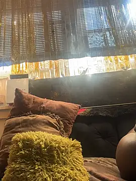 Snapshot of Motherbigbus chatting on 02/08/26, 06:44 Motherbigbus online show from 02/08/26, 06:44