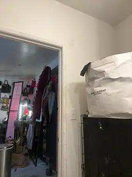 Snapshot of Motherbigbus chatting on 03/03/26, 11:16 Motherbigbus online show from 03/03/26, 11:16