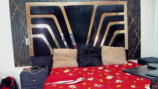 Snapshot of IsabelaANDjordan chatting on 12/02/25, 02:01 IsabelaANDjordan online show from 12/02/25, 02:01