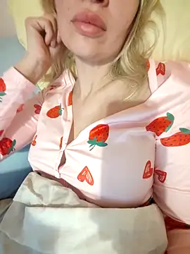 Snapshot of NaughtyClaudia_ chatting on 12/13/25, 08:14 NaughtyClaudia online show from 12/13/25, 08:14