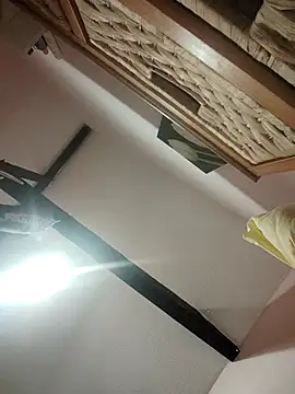 Snapshot of NaughtyClaudia_ chatting on 12/16/25, 05:01 NaughtyClaudia online show from 12/16/25, 05:01