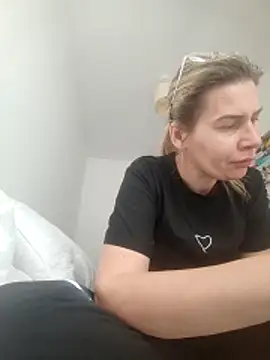 Snapshot of NaughtyClaudia_ chatting on 02/24/26, 10:24 NaughtyClaudia online show from 02/24/26, 10:24