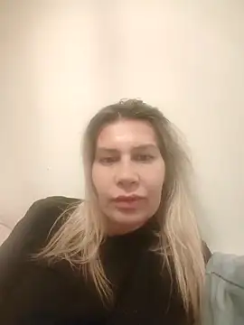 Snapshot of NaughtyClaudia_ chatting on 03/03/26, 06:25 NaughtyClaudia online show from 03/03/26, 06:25