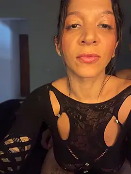 Snapshot of biadominatrix chatting on 05/11/26, 04:04 biadominatrix online show from 05/11/26, 04:04