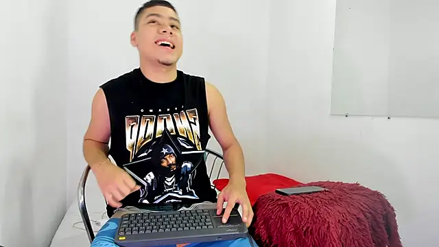 Lucastorrez01 online show from 02/05/26, 07:40