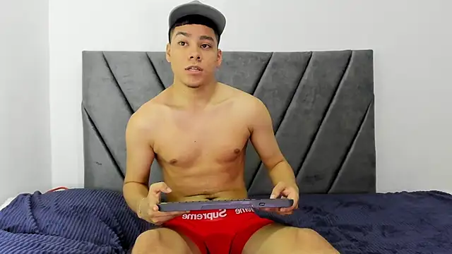 Lucastorrez01 online show from 07/16/26, 10:38