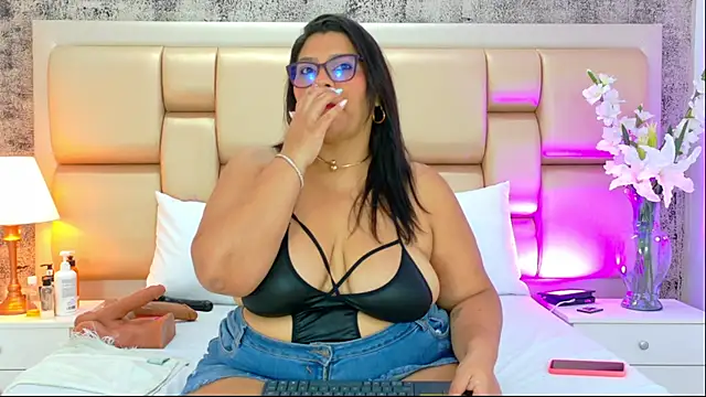 SelennaCooper online show from 01/08/26, 11:45