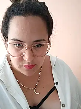 Snapshot of iviiiiiiiiiii chatting on 11/29/25, 07:06 iviiiiiiiiiii online show from 11/29/25, 07:06