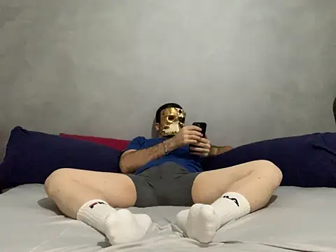 Snapshot of PlayWithMe95 chatting on 11/17/25, 04:13 PlayWithMe95 online show from 11/17/25, 04:13