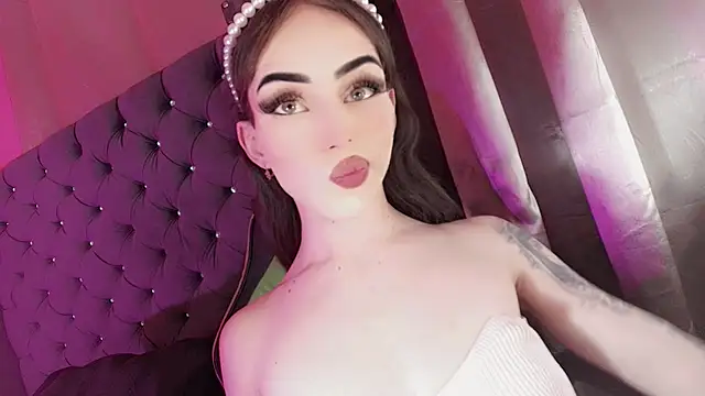 Snapshot of Baby_luxury chatting on 01/18/26, 04:38 Baby luxury online show from 01/18/26, 04:38