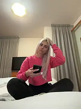 feliciafelon online show from 04/12/26, 07:08