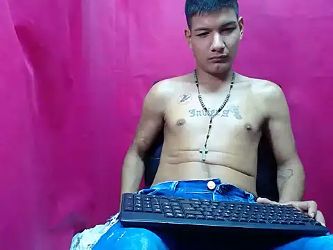 Snapshot of hot1090 chatting on 11/17/25, 07:19 hot1090 online show from 11/17/25, 07:19