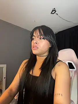 Sophie wyld online show from 12/21/25, 08:49