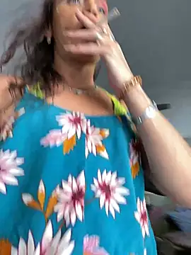 Snapshot of tsashelayamylynzy chatting on 04/28/26, 11:21 tsashelayamylynzy online show from 04/28/26, 11:21