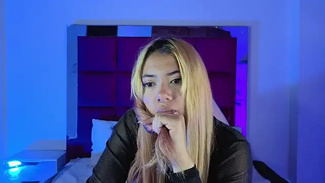 KloeeCavallier online show from 03/05/26, 12:34