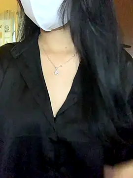 Hanni 22 online show from 11/19/25, 08:47