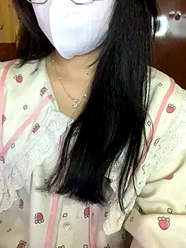 Hanni 22 online show from 11/27/25, 04:09