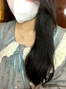 Hanni 22 online show from 11/29/25, 03:48