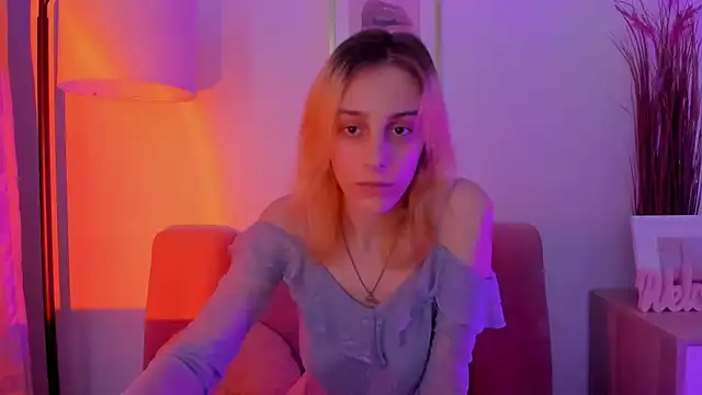 MiilaGlow online show from 12/04/25, 03:10