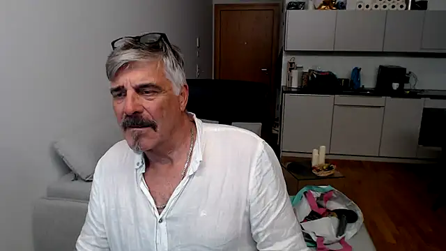 Buidapest online show from 01/16/26, 10:58