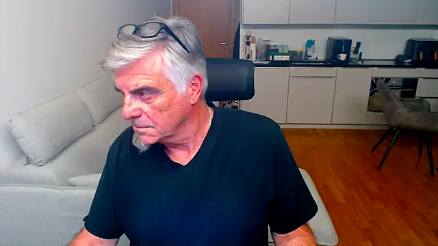 Buidapest online show from 03/26/26, 09:31