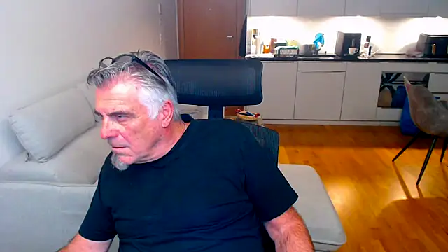 Buidapest online show from 03/27/26, 10:31