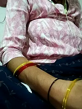 Anushasharma89 online show from 11/24/25, 01:38