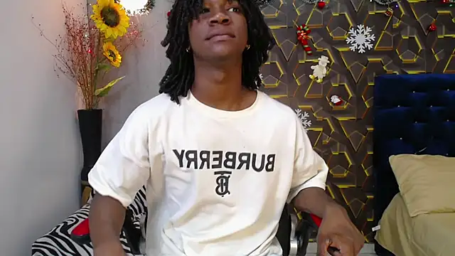 Snapshot of negga_cum chatting on 11/21/25, 01:10 negga cum online show from 11/21/25, 01:10