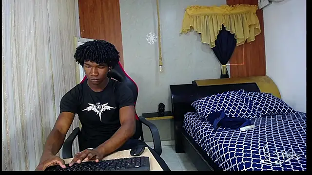 Snapshot of negga_cum chatting on 02/15/26, 04:47 negga cum online show from 02/15/26, 04:47