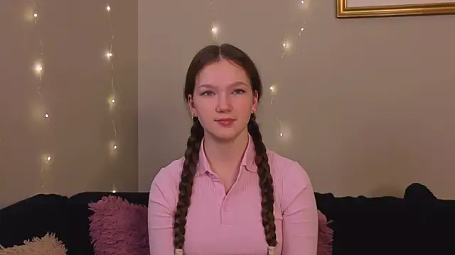 MelvinaEbner online show from 12/01/25, 07:57