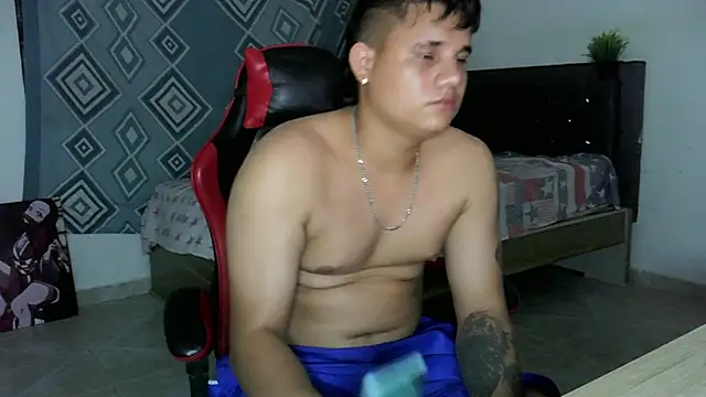 Snapshot of emr_master chatting on 11/17/25, 07:14 emr master online show from 11/17/25, 07:14