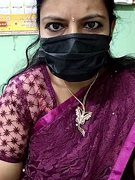 Snapshot of Queen-Neha chatting on 11/18/25, 07:29 Queen-Neha online show from 11/18/25, 07:29