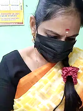 Snapshot of Queen-Neha chatting on 11/22/25, 07:13 Queen-Neha online show from 11/22/25, 07:13