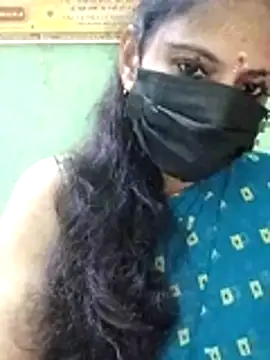 Snapshot of Queen-Neha chatting on 11/25/25, 07:03 Queen-Neha online show from 11/25/25, 07:03