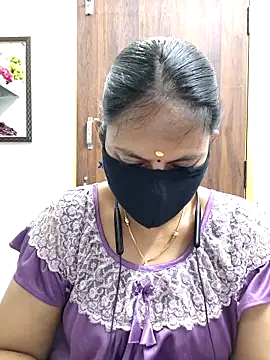 Queen-Neha online show from 04/23/26, 12:29