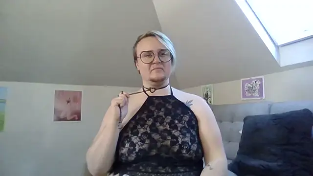 queerlyjaz online show from 12/13/25, 07:53