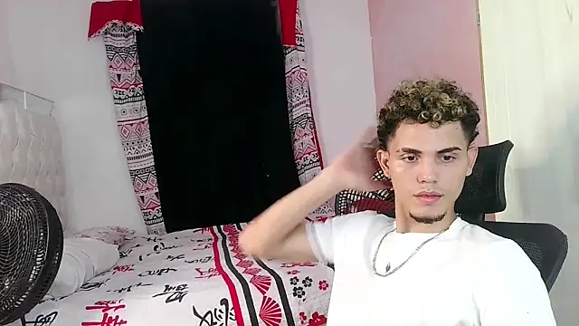 MischievousDuo online show from 12/01/25, 05:45