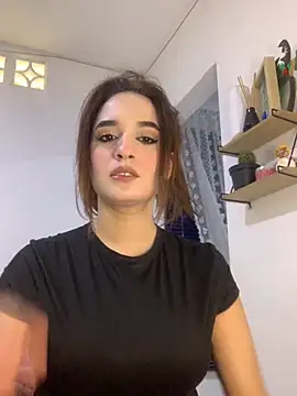 Esmeralda4 online show from 12/05/25, 08:38