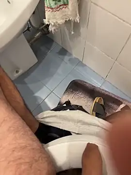 Snapshot of marc8876 chatting on 11/19/25, 05:51 marc8876 online show from 11/19/25, 05:51