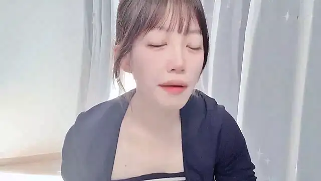 yuyayayu online show from 11/28/25, 02:03