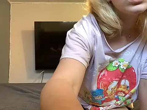 chaton blanche online show from 04/27/26, 07:12