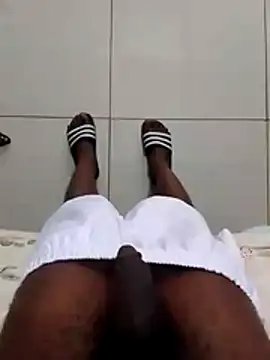 Snapshot of dicksosmall chatting on 11/19/25, 07:30 dicksosmall online show from 11/19/25, 07:30