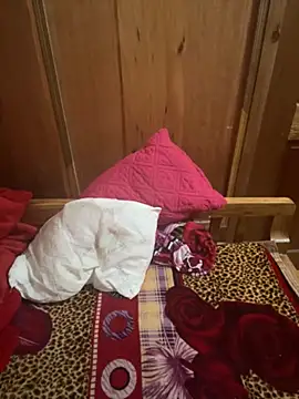 Hot-Today online show from 12/04/25, 01:42