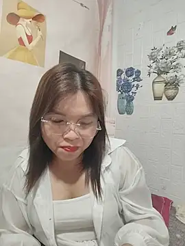 Snapshot of Cover-baa chatting on 05/23/26, 10:14 Cover-baa online show from 05/23/26, 10:14