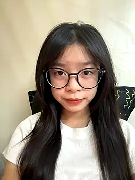 mau155  online show from 11/18/25, 07:02