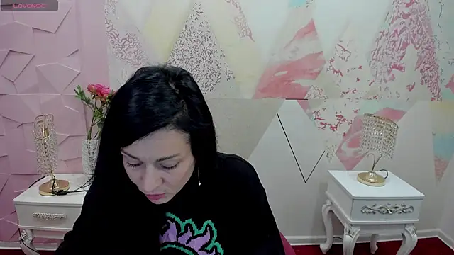 Snapshot of Salma_meg2 chatting on 11/18/25, 09:36 Salma meg2 online show from 11/18/25, 09:36
