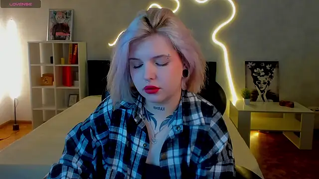 shadow  purrr online show from 11/23/25, 01:27