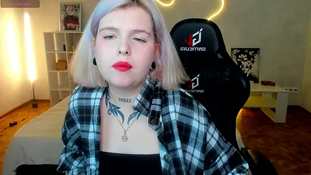 shadow  purrr online show from 12/02/25, 01:33